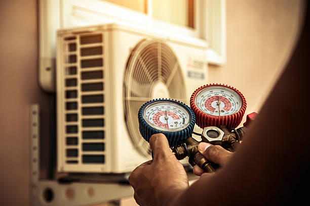 Professional Ductwork Repair technician working in Tomkins Cove, NY